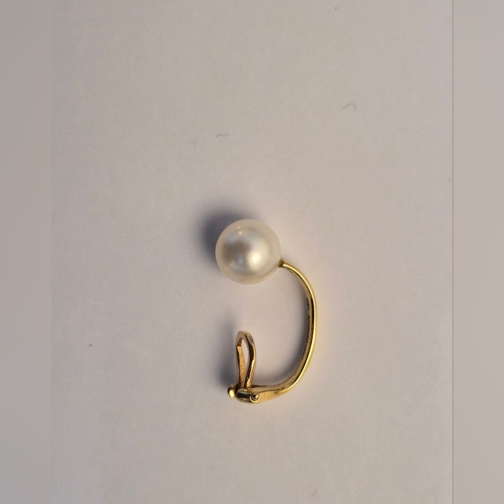 Ana Khouri Marie Pearl Ear Cuff - Picture 3 of 3
